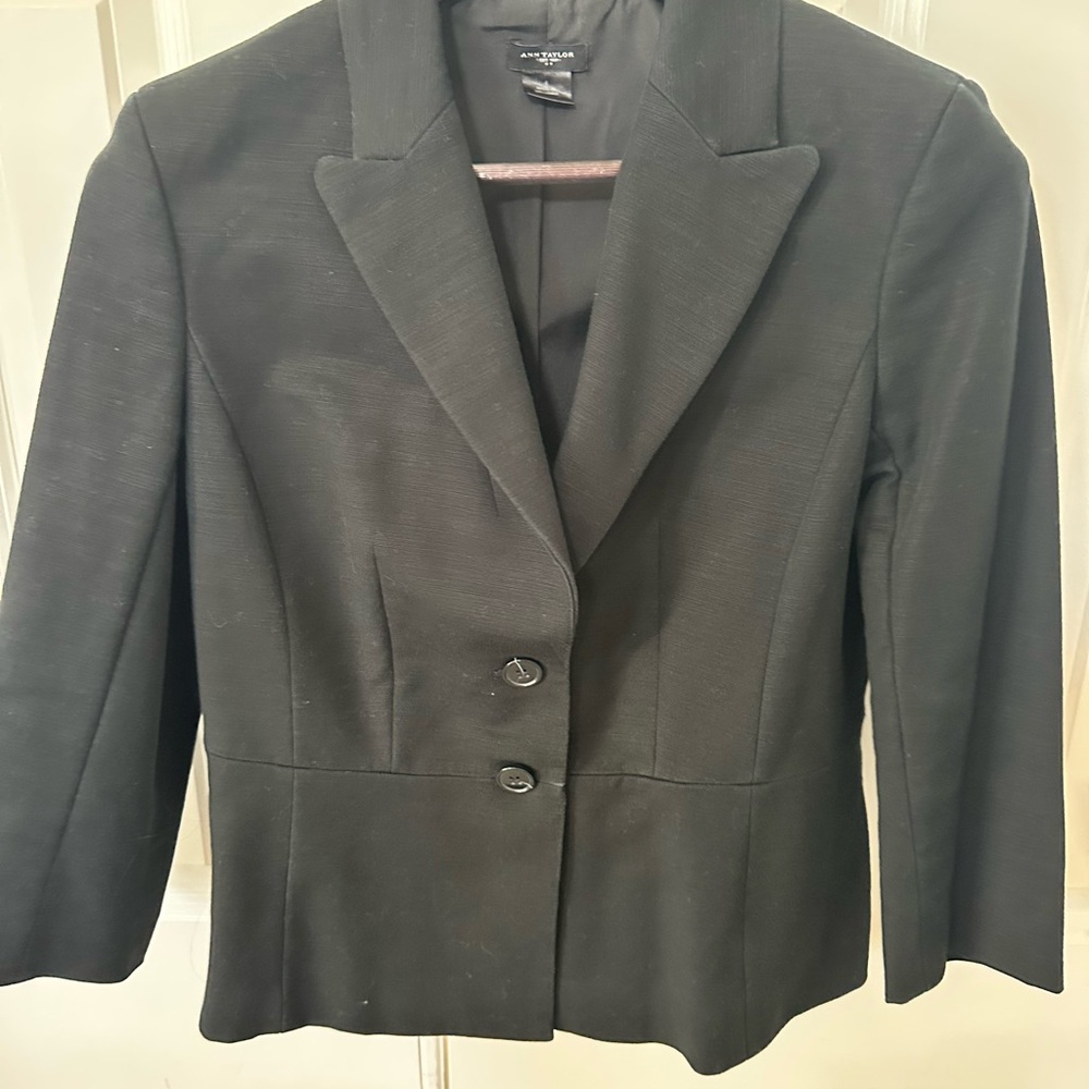 Ann Taylor Black Blazer with Notched Lapels and Tailored Fit